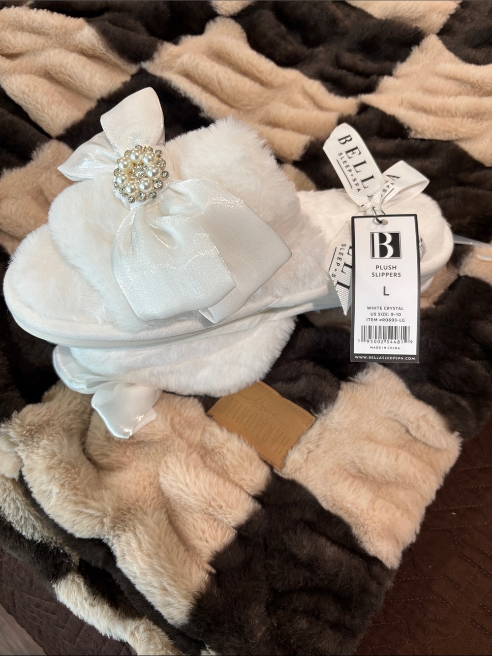 Bella Plush White Crystal Bow Plush Slippers